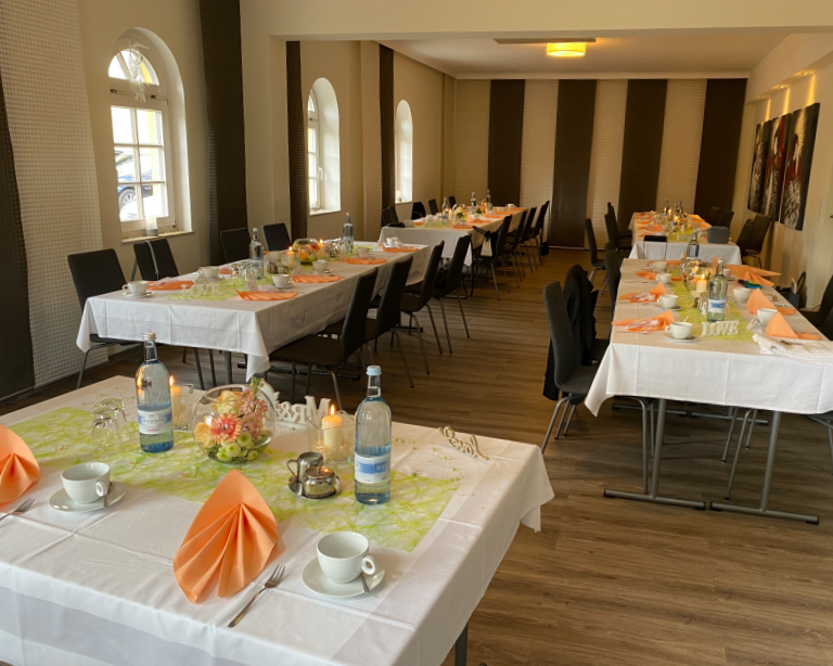 Kaffee-Tafel-Orange-Grün